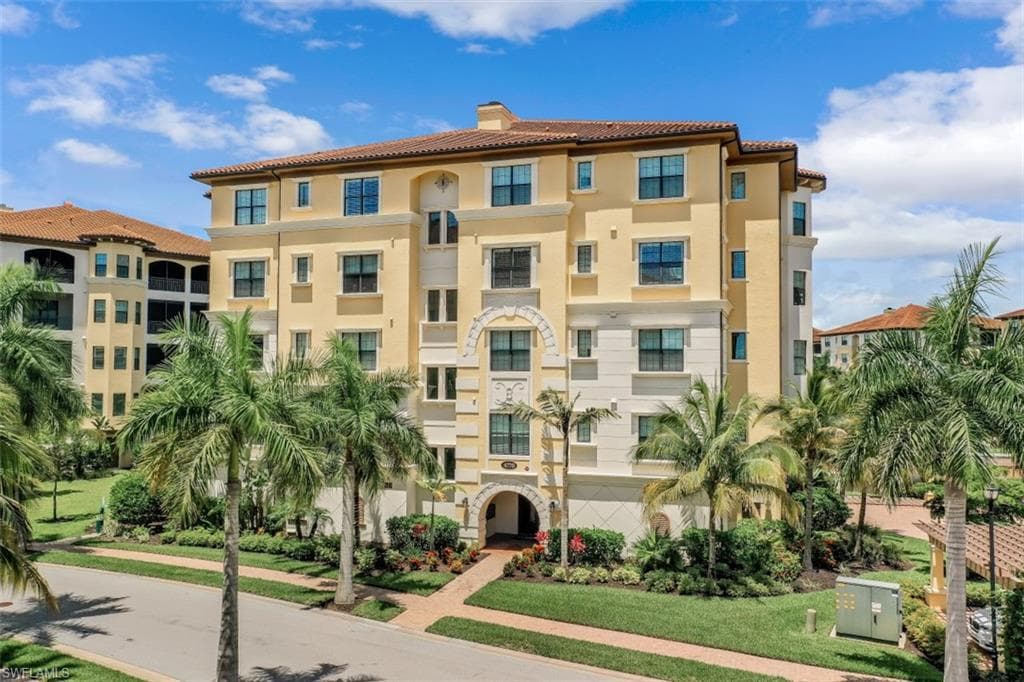 4770 Via Del Corso LN 301 BONITA SPRINGS, FL 34134