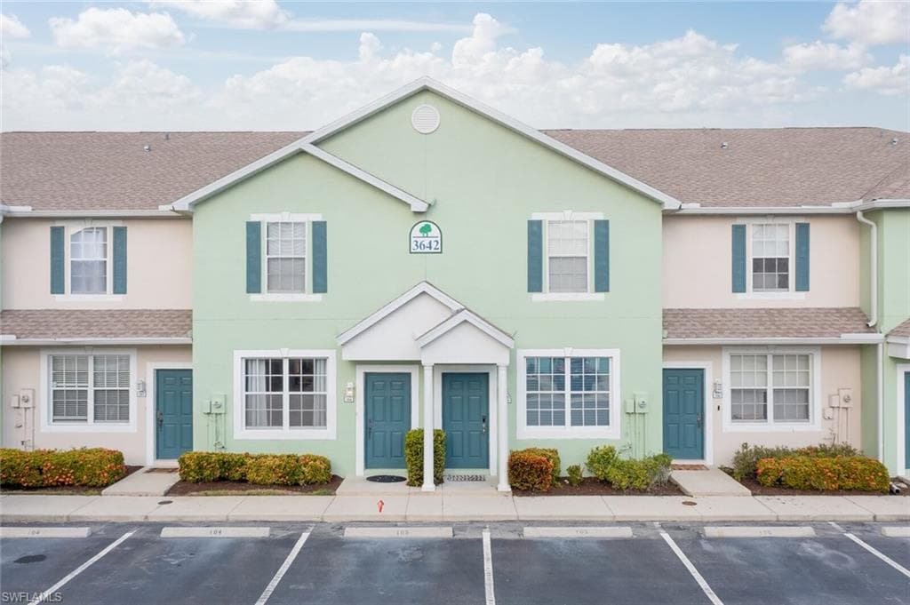 3642 Pine Oak CIR 104 FORT MYERS, FL 33916