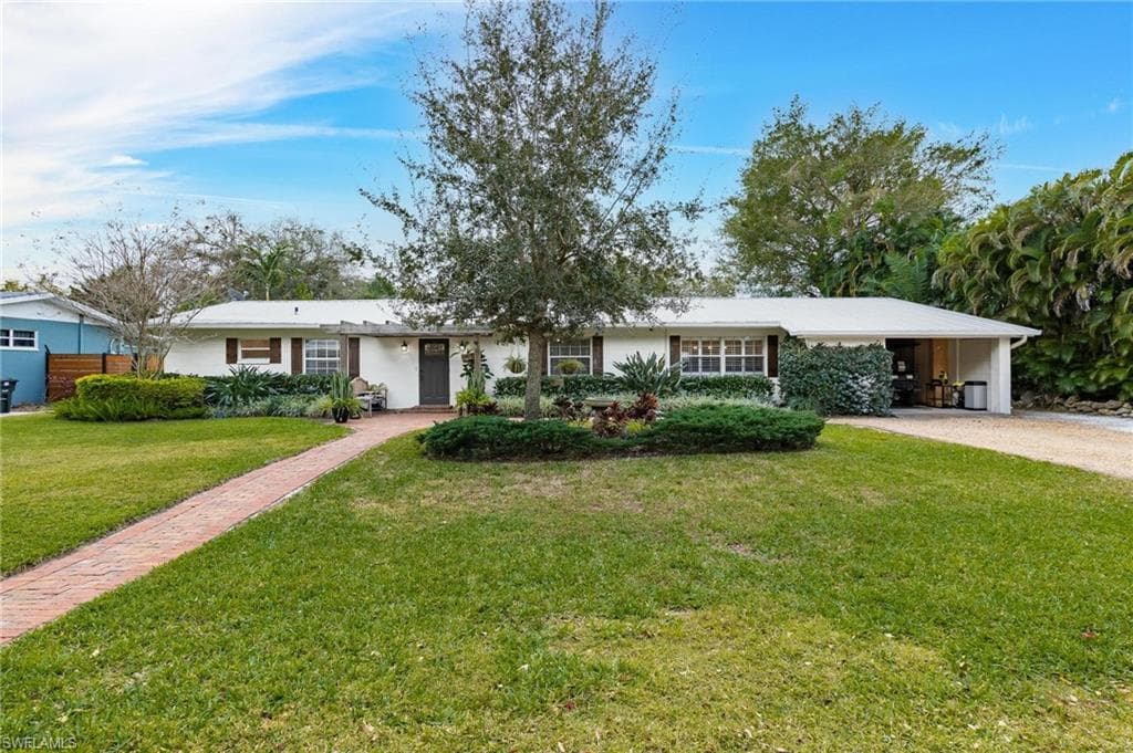 1252 Carlene AVE FORT MYERS, FL 33901