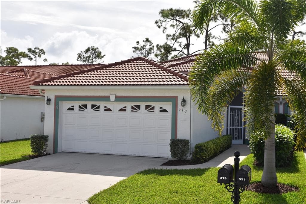 319 Melrose PL 26 NAPLES, FL 34104