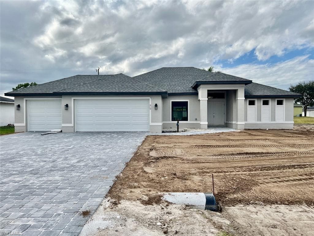 818 SW 9th CT CAPE CORAL, FL 33991