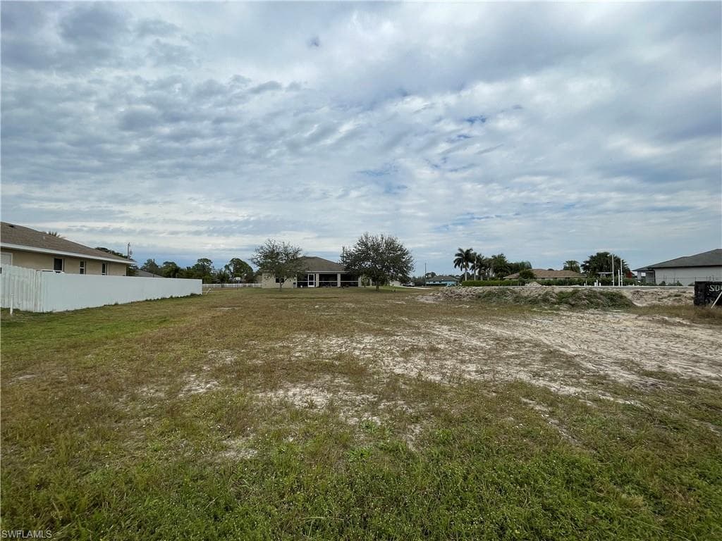 1313 Gator CIR CAPE CORAL, FL 33909