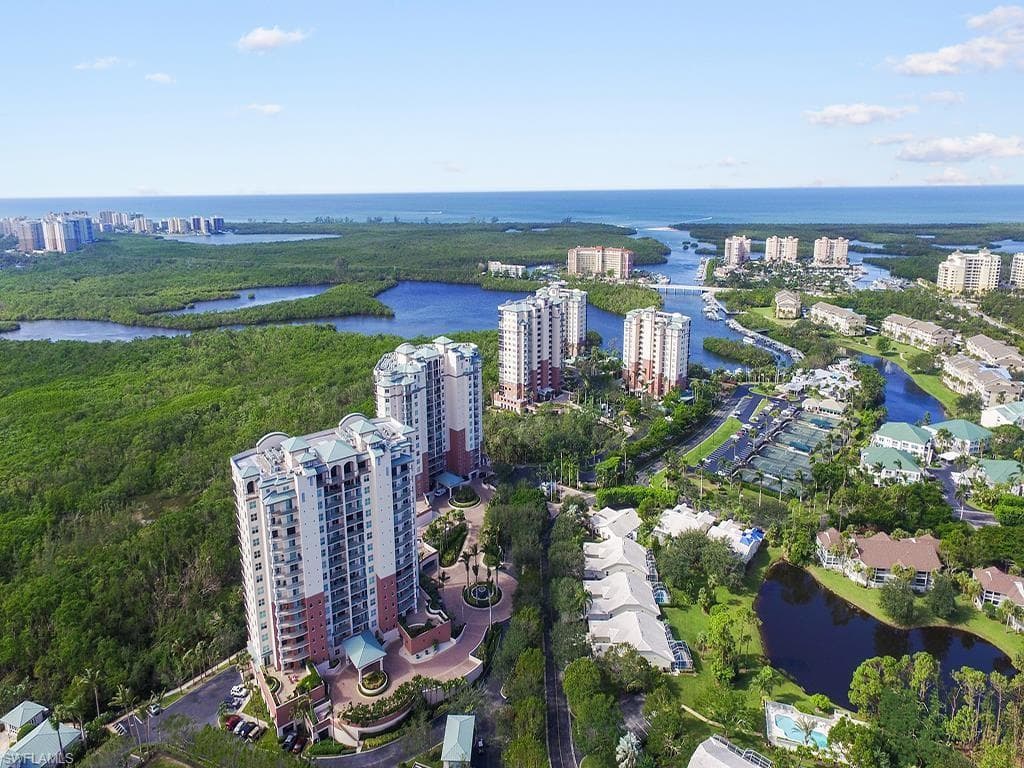 445 Cove Tower DR 804 NAPLES, FL 34110