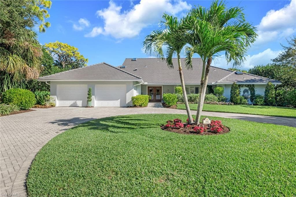 3882 Woodlake DR