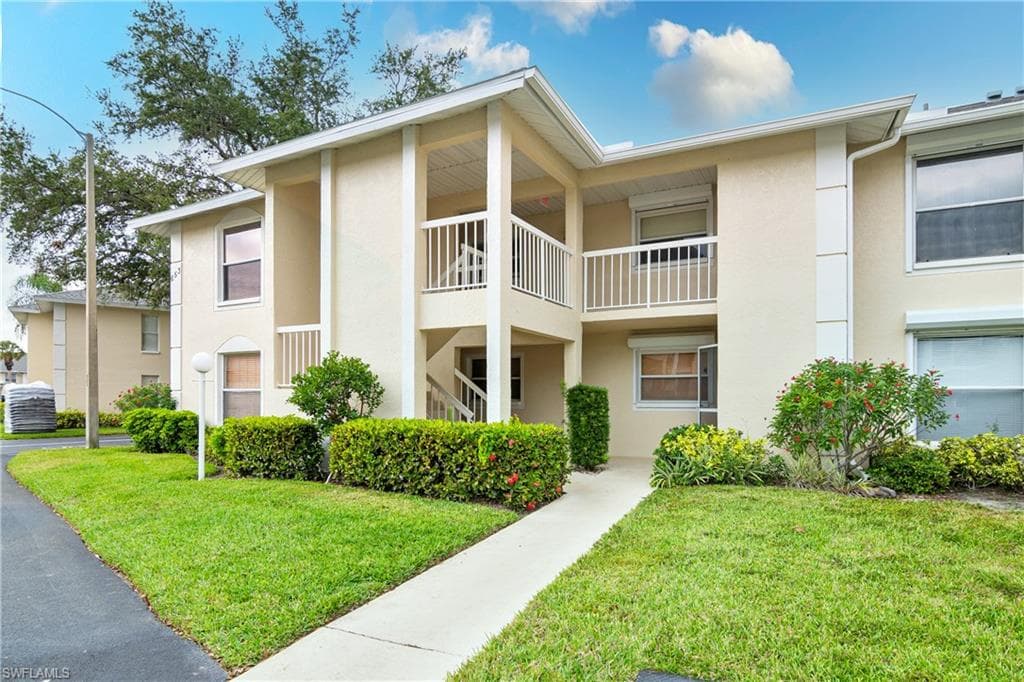 653 Squire CIR 201 NAPLES, FL 34104