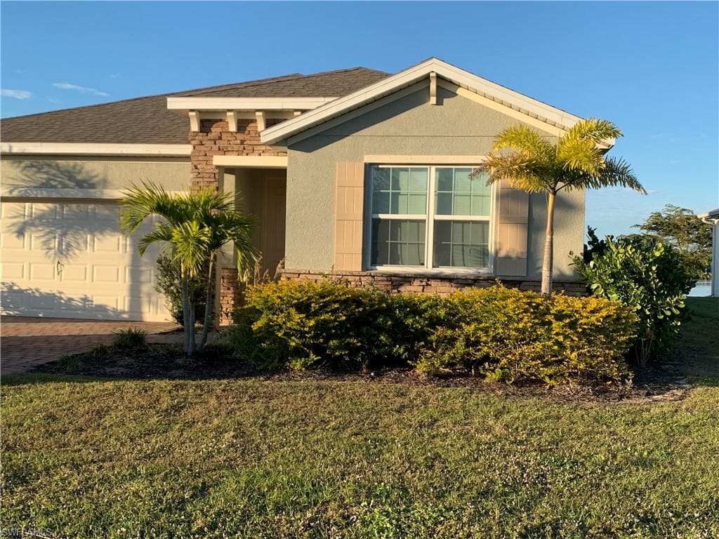 3132 Amadora CIR CAPE CORAL, FL 33909