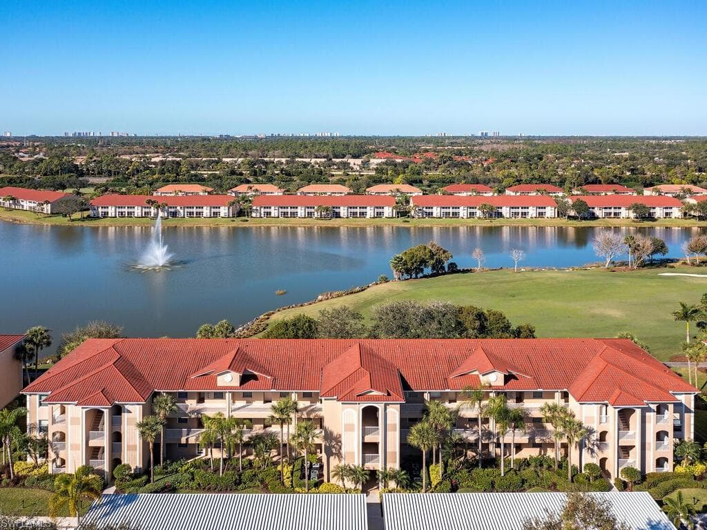 2720 Cypress Trace CIR 2913 NAPLES, FL 34119
