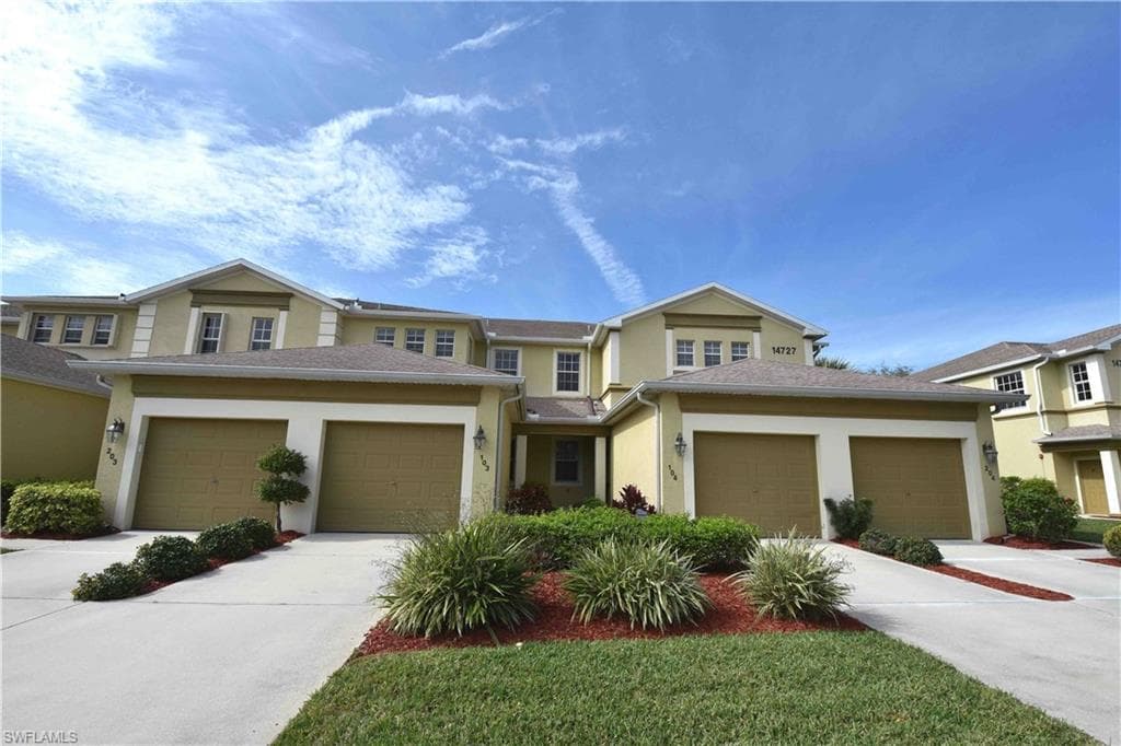 14727 Calusa Palms DR 103 FORT MYERS, FL 33919