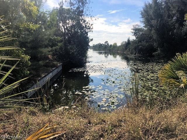 528 NE 31st TER CAPE CORAL, FL 33909
