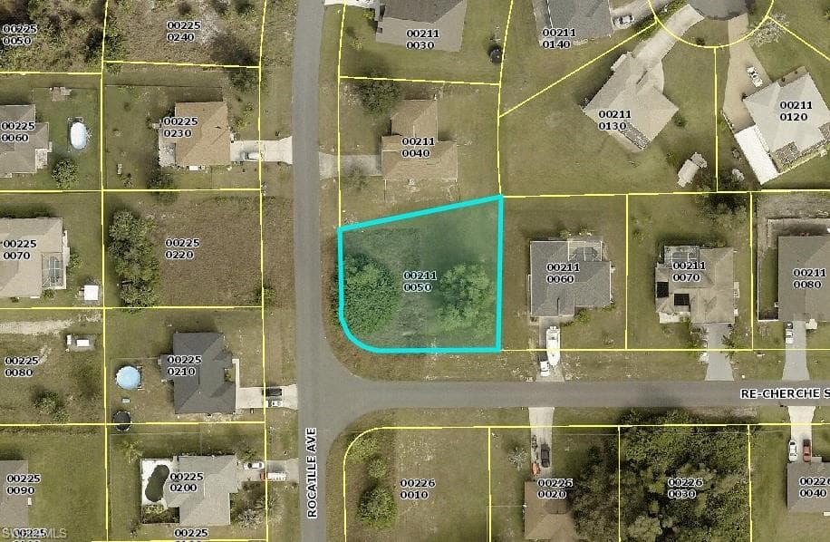 817 Rocaille AVE FORT MYERS, FL 33913