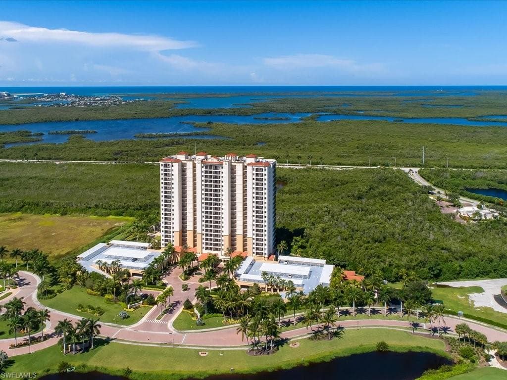 1065 Borghese LN 1403 NAPLES, FL 34114