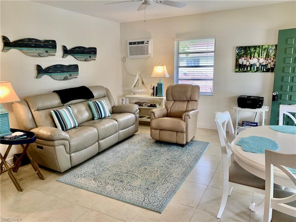 235 Seaview CT B10 MARCO ISLAND, FL 34145