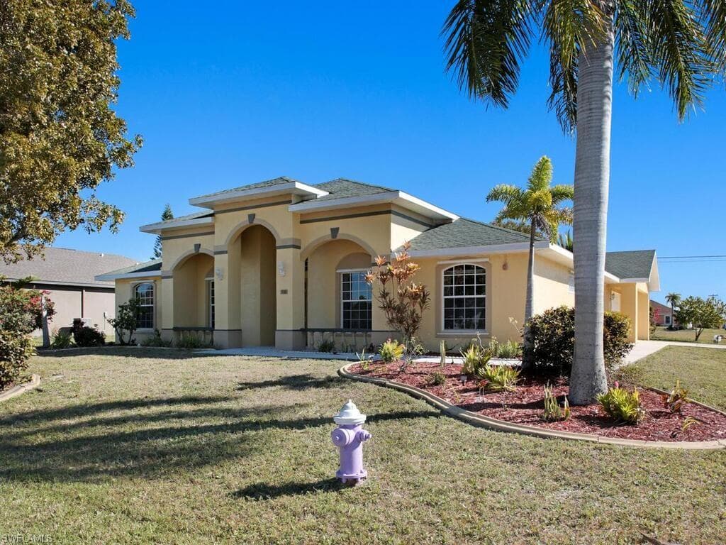 931 5th PL CAPE CORAL, FL 33990