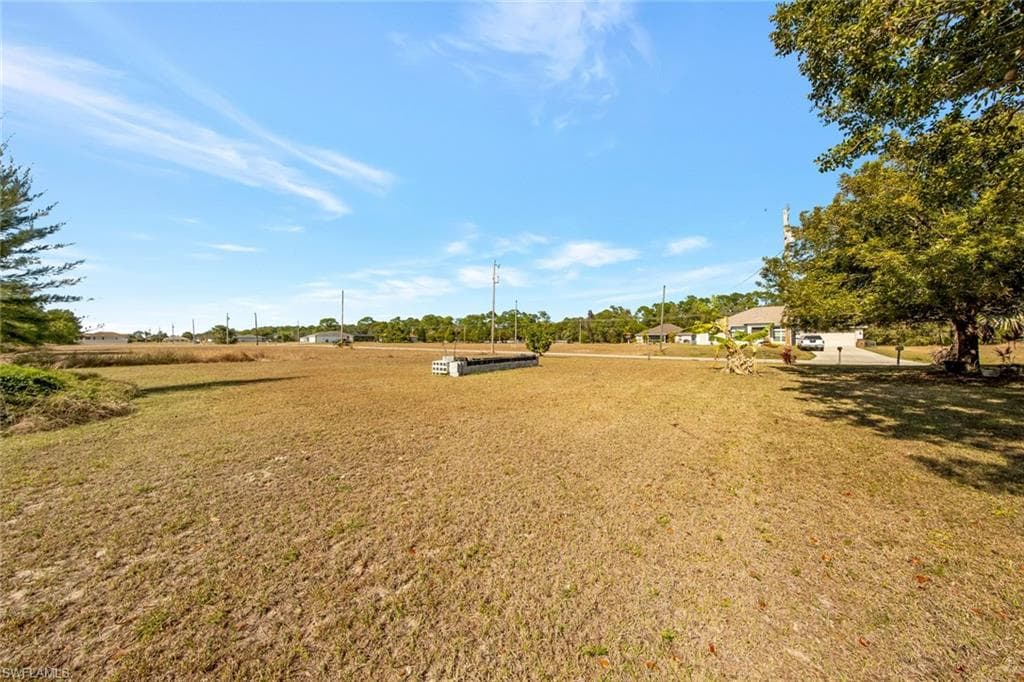 428 NE 31st TER CAPE CORAL, FL 33909
