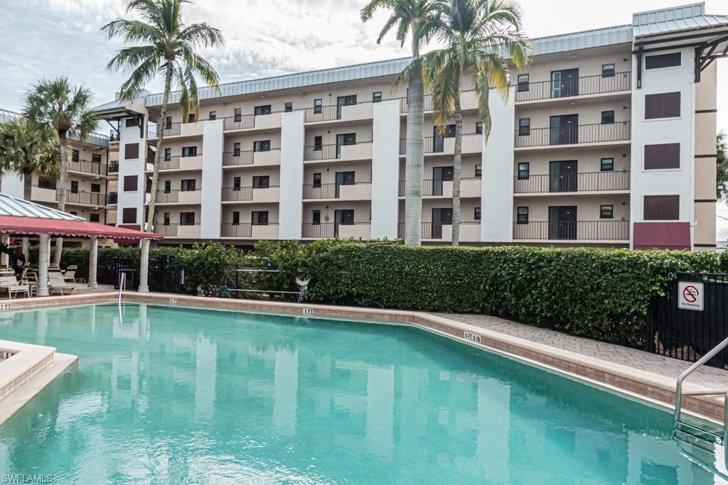 807 River Point DR 104D NAPLES, FL 34102