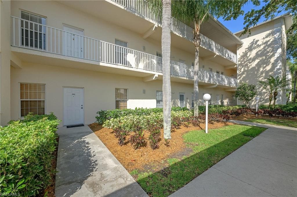 3235 Cypress Glen WAY 302 NAPLES, FL 34109