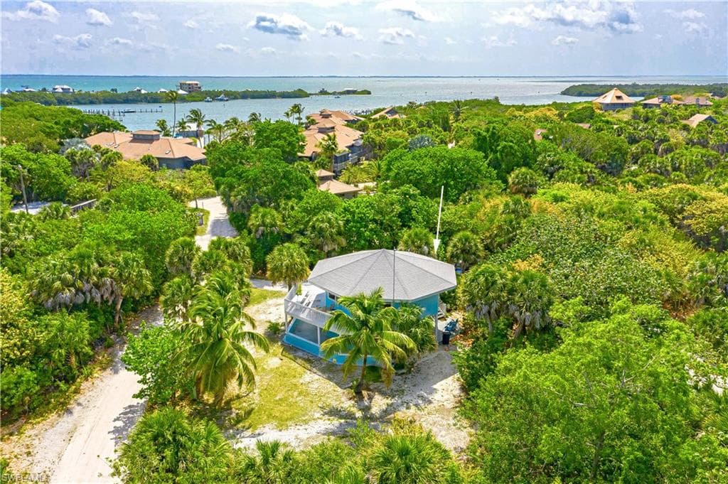 4521 Escondido LN Upper Captiva, FL 33924