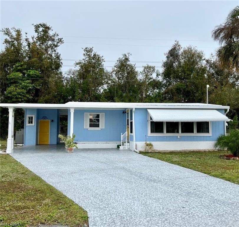 526 Pine Tree CT NORTH FORT MYERS, FL 33917