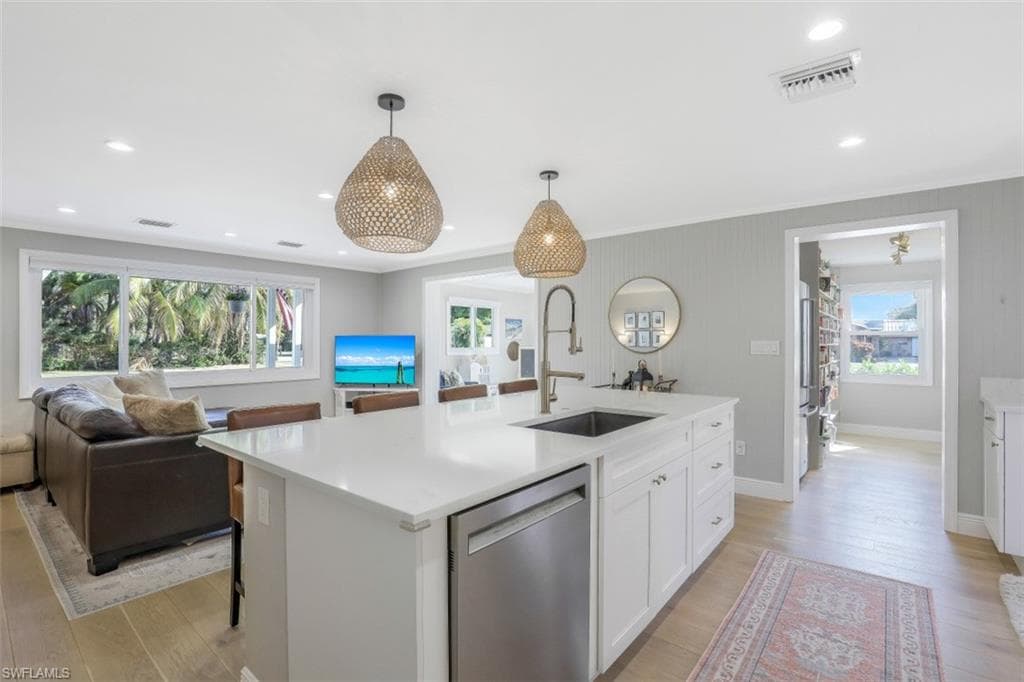 1091 22nd AVE N NAPLES, FL 34103