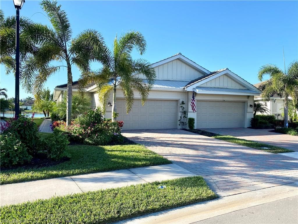 14827 Edgewater CIR NAPLES, FL 34114