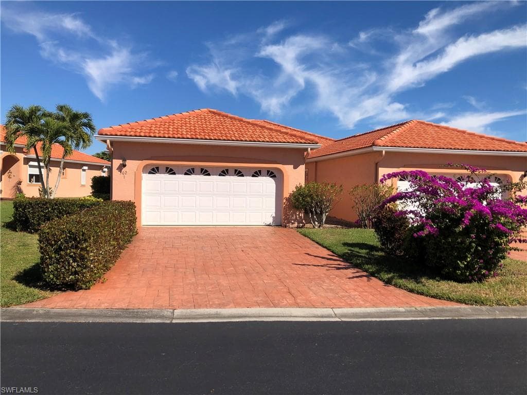 502 Joseph CT 7301 NAPLES, FL 34104
