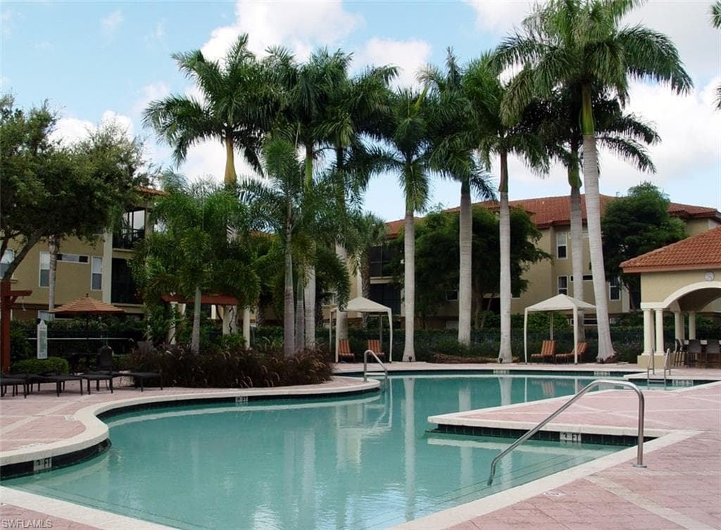 8861 Colonnades CT W 215 BONITA SPRINGS, FL 34135