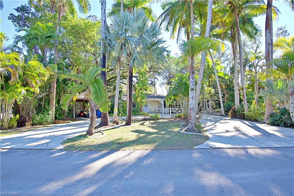 7142 Congdon RD FORT MYERS, FL 33908