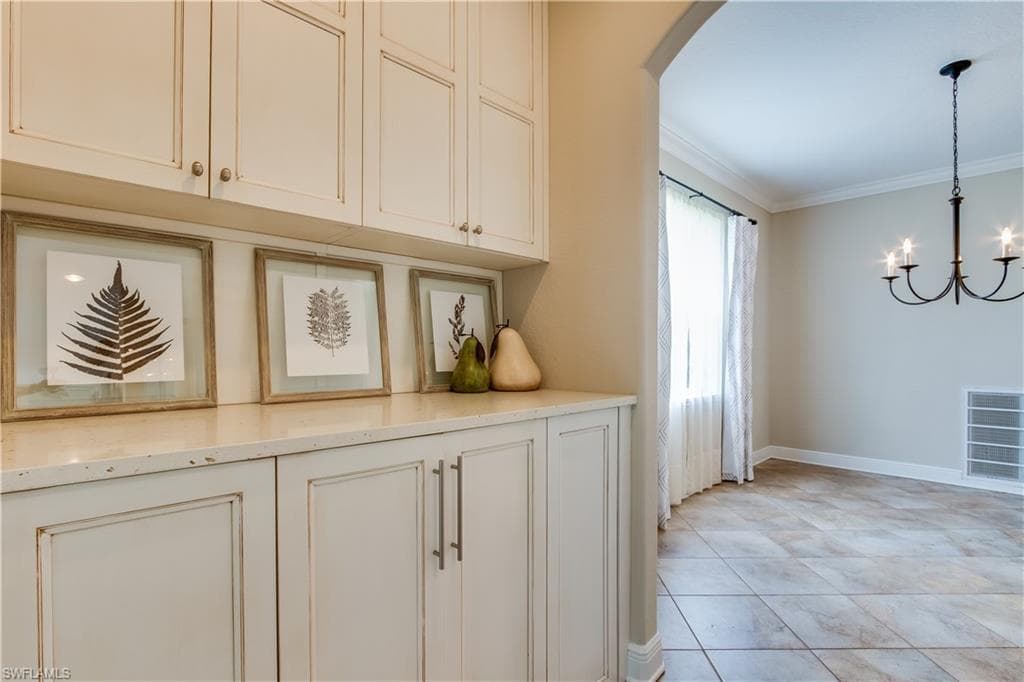 9610 Las Casas DR FORT MYERS, FL 33919
