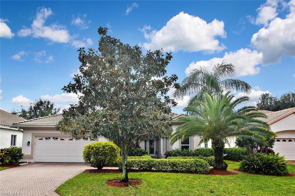 168 Spring Lake CIR NAPLES, FL 34119