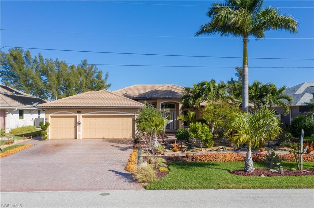 1713 SW 44th TER CAPE CORAL, FL 33914