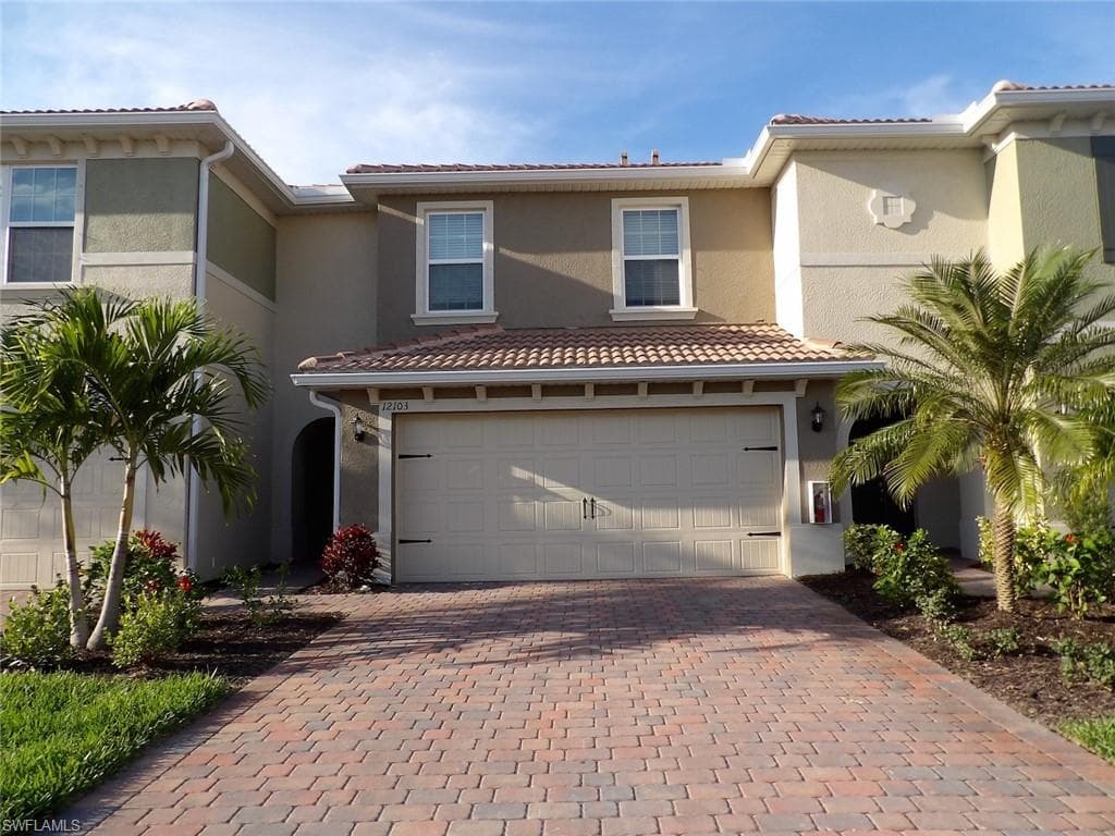 12103 Palm Cove ST FORT MYERS, FL 33913