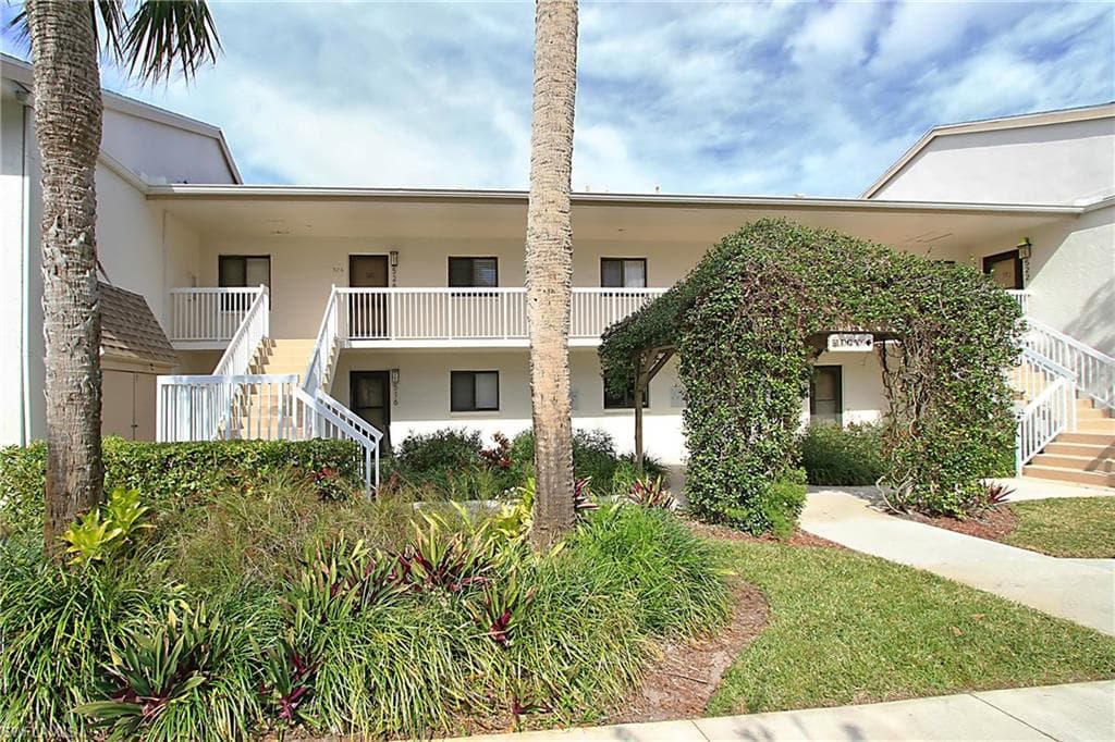 910 Vanderbilt Beach RD 526W NAPLES, FL 34108