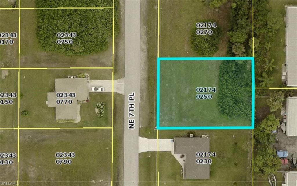 2515 NE 7th PL CAPE CORAL, FL 33909