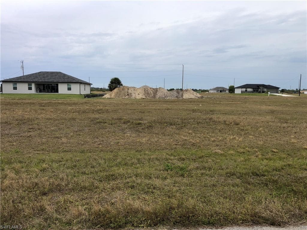 3919 NW 38th ST CAPE CORAL, FL 33993