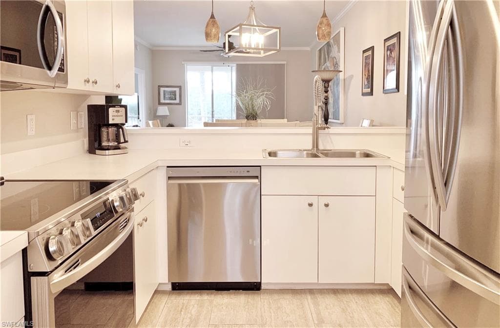 7515 Stoneybrook DR 825 NAPLES, FL 34112