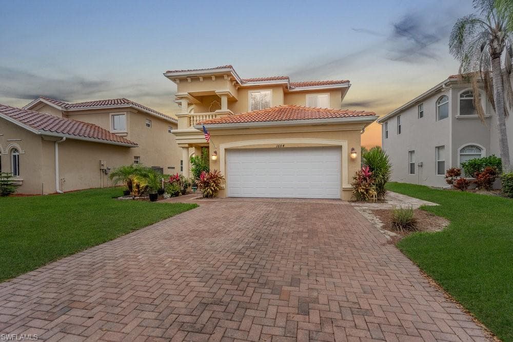 1604 Birdie DR NAPLES, FL 34120