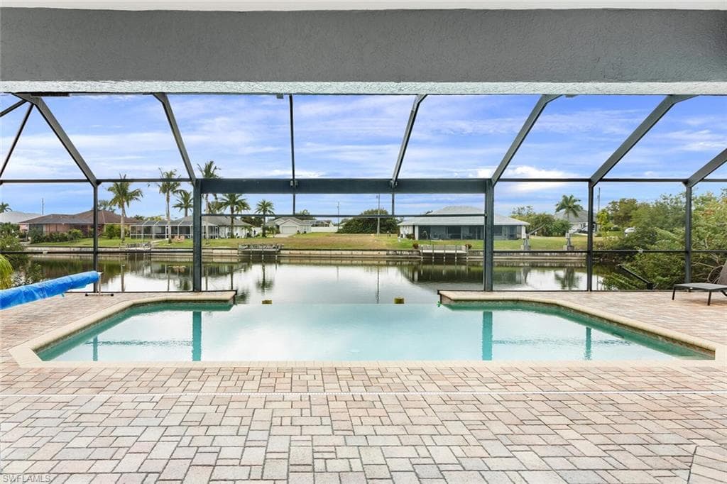 404 NE 9th ST CAPE CORAL, FL 33909