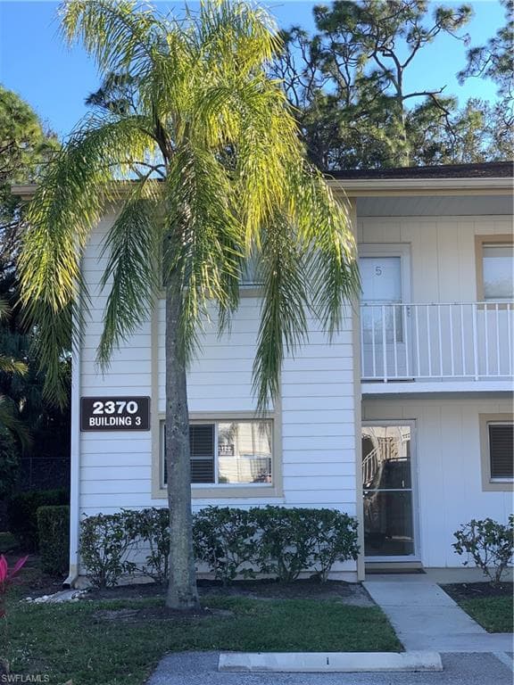 2370 Naples Trace CIR 3-301 NAPLES, FL 34109