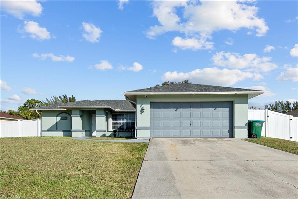 525 SW 27th ST CAPE CORAL, FL 33914