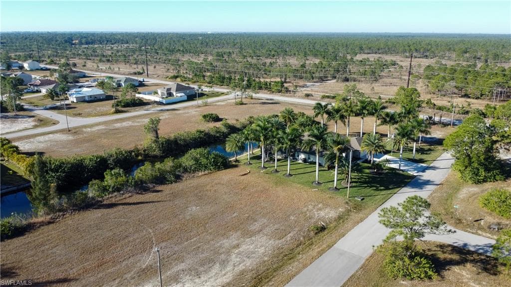 814 NE 41st LN CAPE CORAL, FL 33909