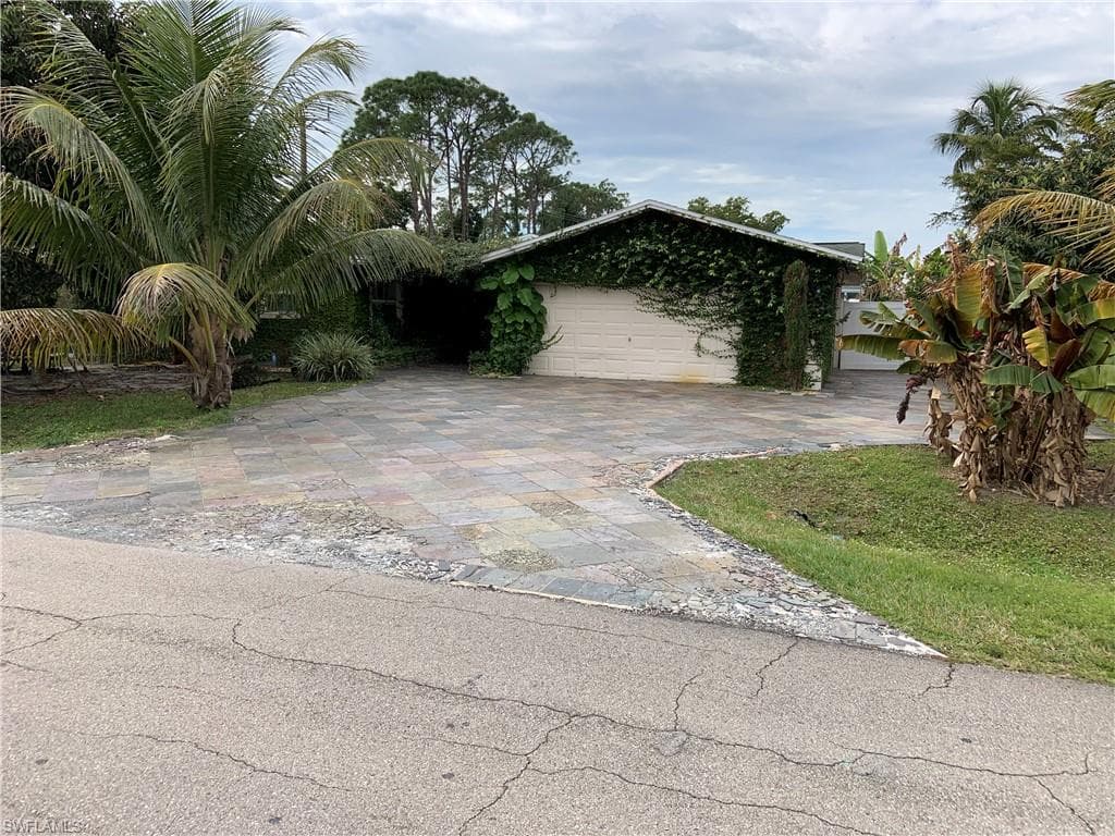 2378 Chandler AVE FORT MYERS, FL 33907