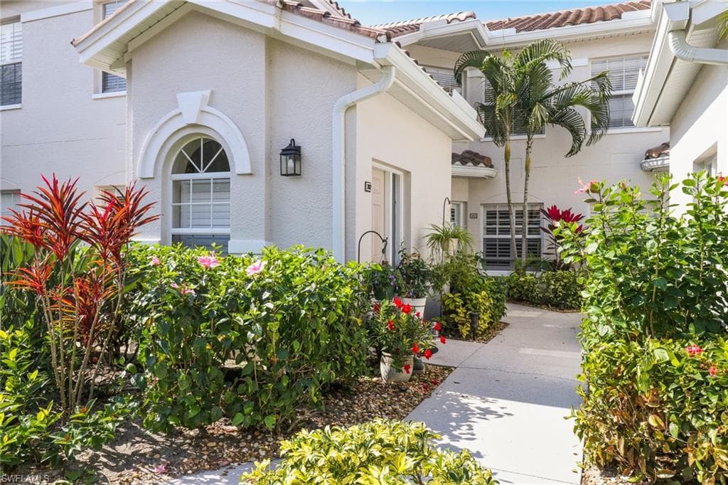 6805 Satinleaf RD S 102 NAPLES, FL 34109