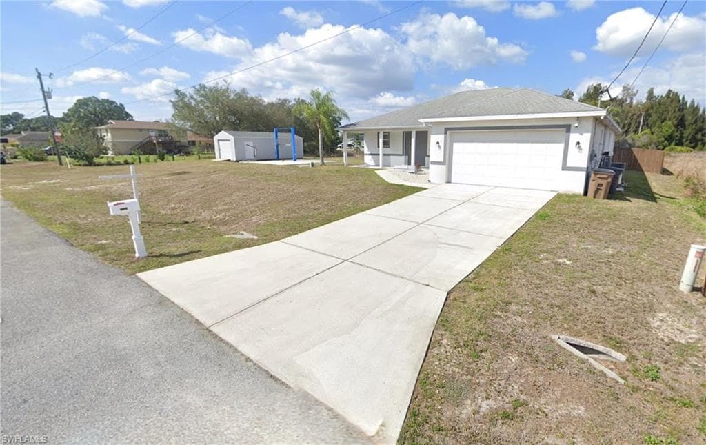 3702 37th ST SW LEHIGH ACRES, FL 33976
