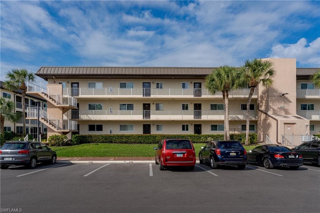 1018 Manatee RD E302 NAPLES, FL 34114