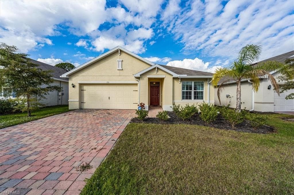 733 Hadley ST W NAPLES, FL 34104