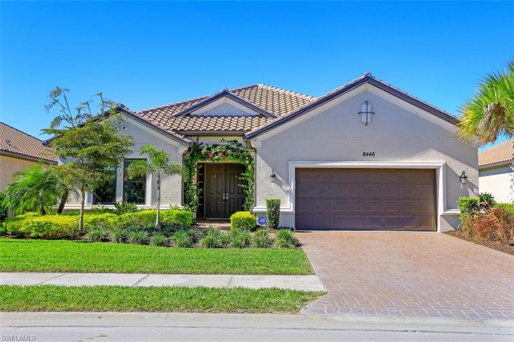 8446 Viale CIR NAPLES, FL 34114