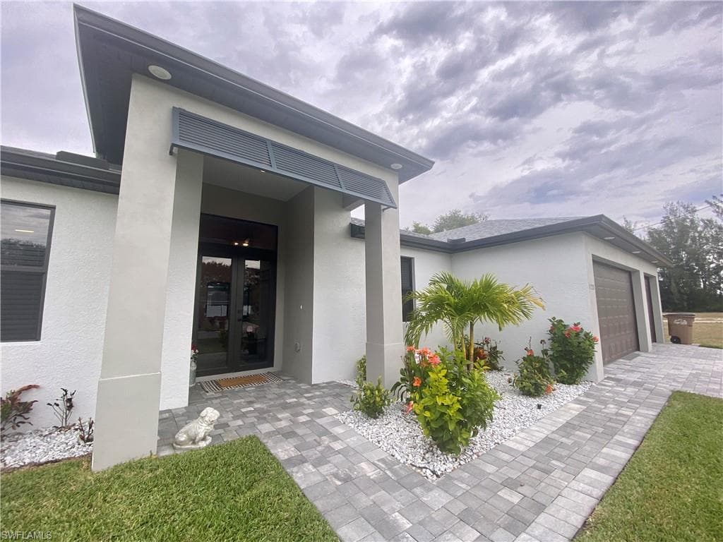1725 SW 21st ST CAPE CORAL, FL 33991