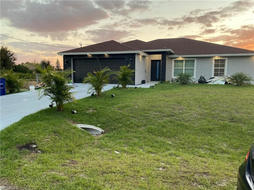 2011 Wanda AVE N LEHIGH ACRES, FL 33971