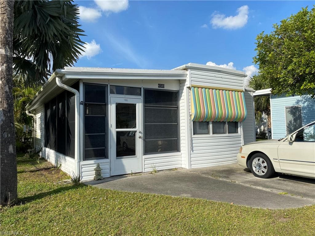 4580 Candlestick CT E ESTERO, FL 33928