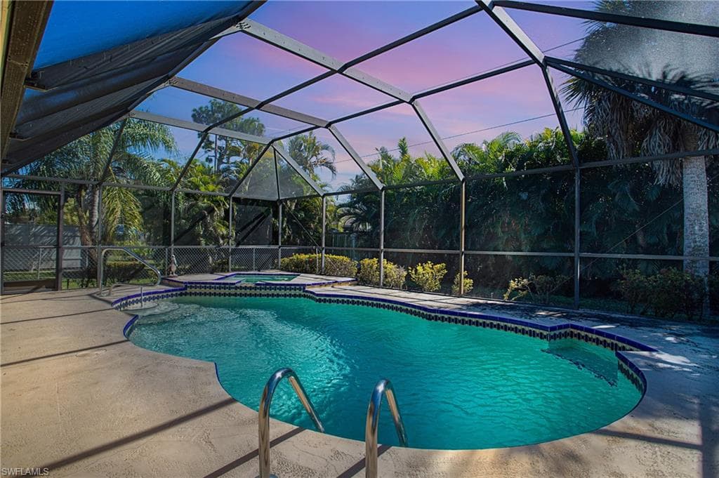 842 99th AVE N NAPLES, FL 34108